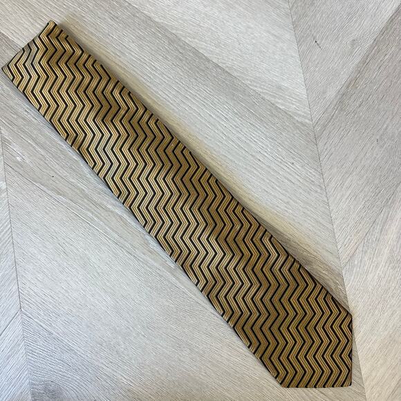 Hickey Freeman Gold Black Chevron Stripe Herringbone Silk Tie - Picture 3 of 6